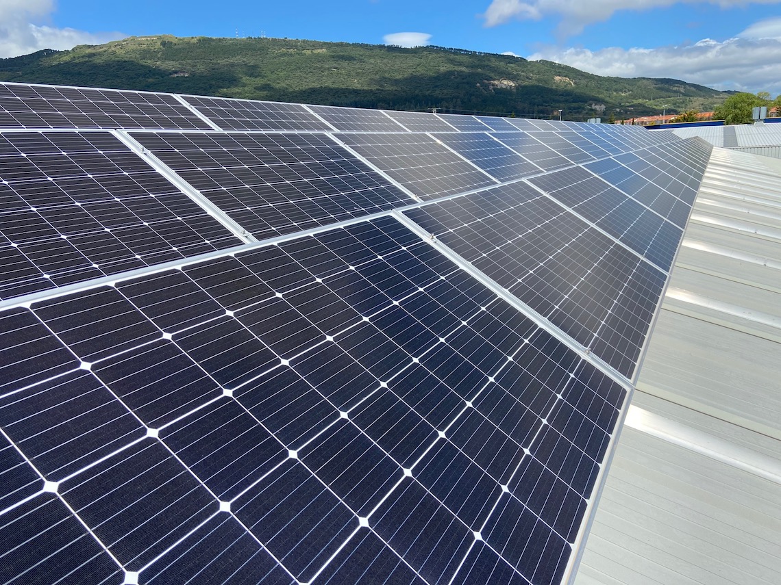 Nuestra fábrica de Moshy se apunta a la energía solar