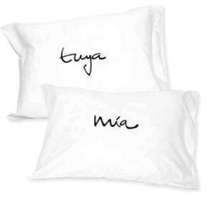 Tú, tu almohada…yo, la mía