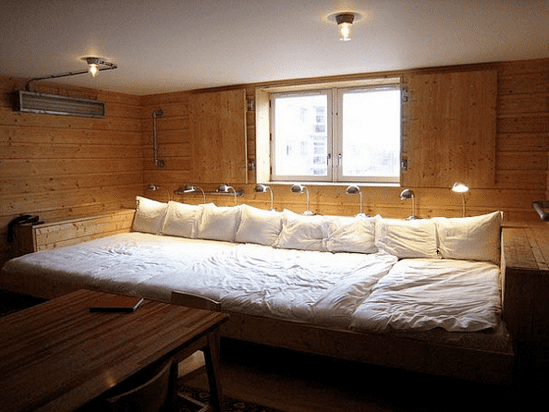 Un buen descanso en la cama más grande del mundo